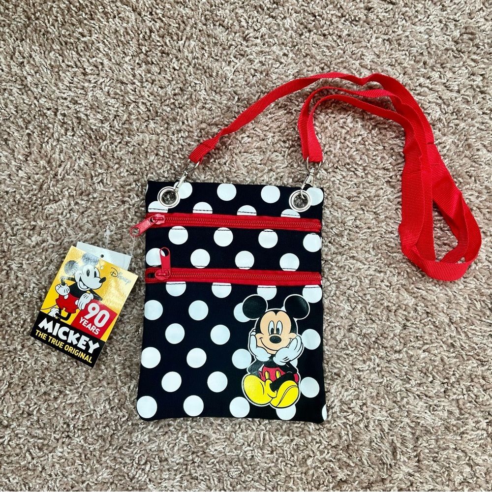 Disney Jerry Leigh Mickey Mouse Passport Bag